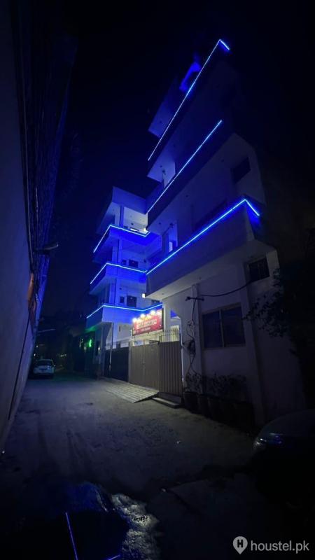 BEE'S girls hostel Girls Hostel in Muslim Town, Lahore with Mess - Photo 14