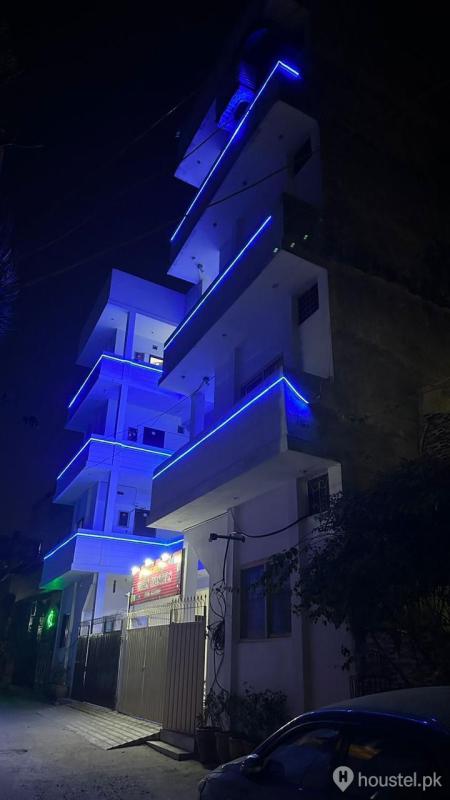 BEE'S girls hostel Girls Hostel in Muslim Town, Lahore with Mess - Photo 15