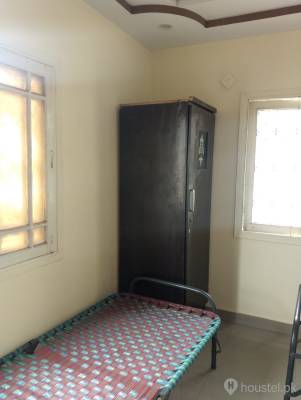 Memon girls Hostel Girls Hostel in Hussainabad, Karachi from PKR 12,000
