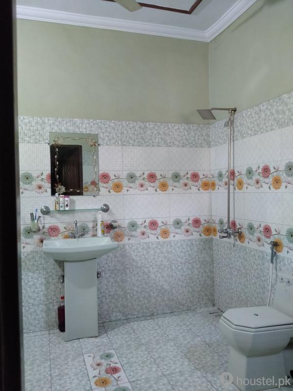 Tulip Girls Hostel Multan Girls Hostel in Peer Khursheed Colony, Multan with Mess - Photo 6