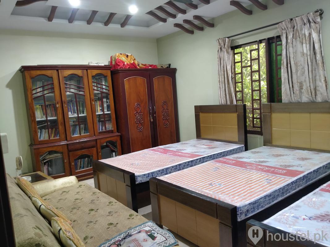 Tulip Girls Hostel Multan Girls Hostel in Peer Khursheed Colony, Multan with Mess - Photo 4