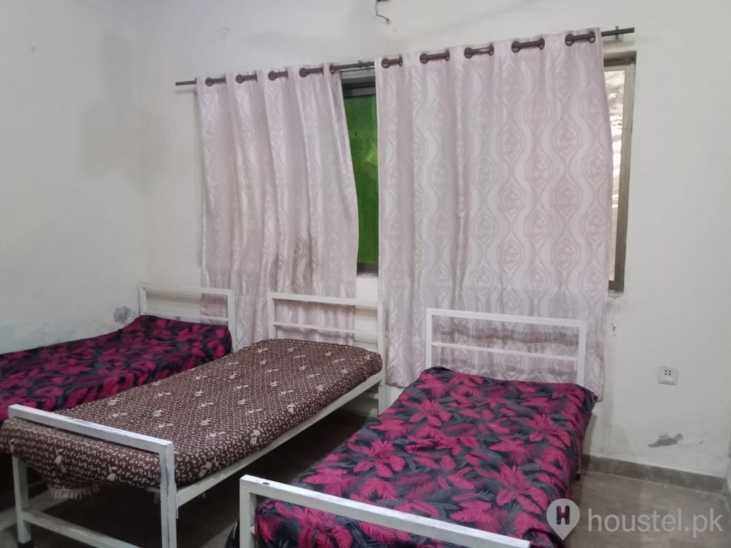 Khayaban Boys Hostel Boys Hostel in Khayaban-e-Amin, Lahore with Mess - Photo 4