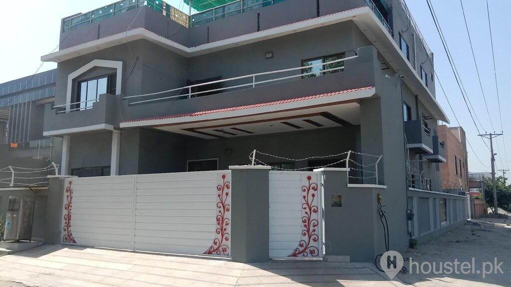 Khayaban Boys Hostel Boys Hostel in Khayaban-e-Amin, Lahore with Mess - Main Photo