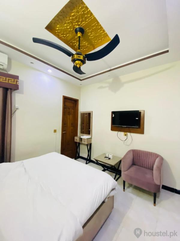 NIKIS GIRLS HOSTEL Girls Hostel in Township, Lahore with Mess from PKR 20,000