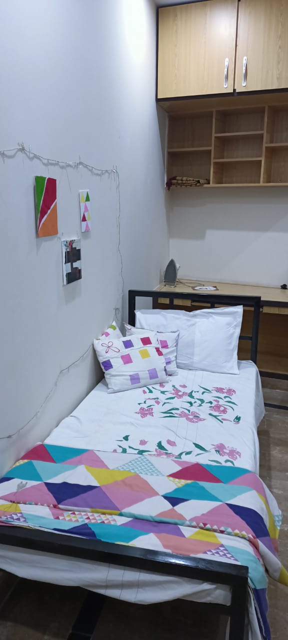 1 Seater room at Sakina Girls Hostel branch 1 — 1 Seater, Girls hostel with AC, Bath, Geyser, Furnished, Cooler, Lahore, Pakistan