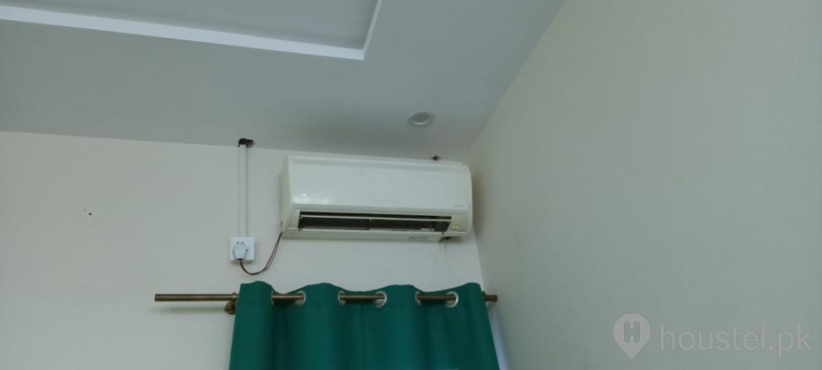 Sakina Girls Hostel branch  2 Girls Hostel in Johar Town, Lahore with Mess - Photo 5