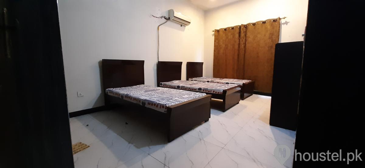 Alexa Girls Hostel Girls Hostel in Johar Town, Lahore with Mess, WiFi - Photo 5