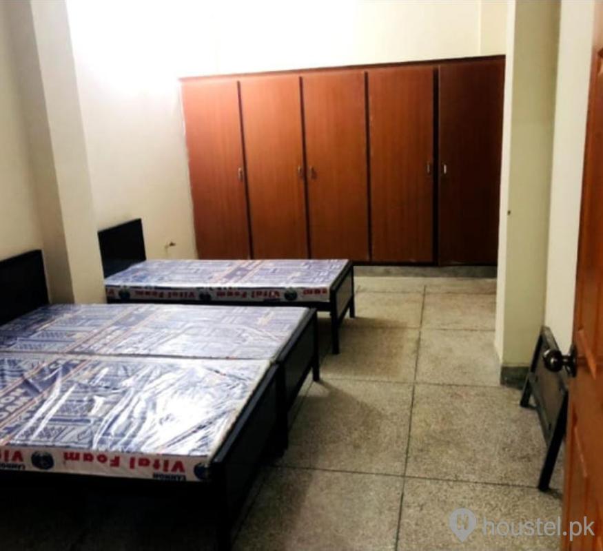Izhan Luxurious Boys Hostel Boys Hostel in Barkat Market, Lahore with Mess, WiFi - Photo 6