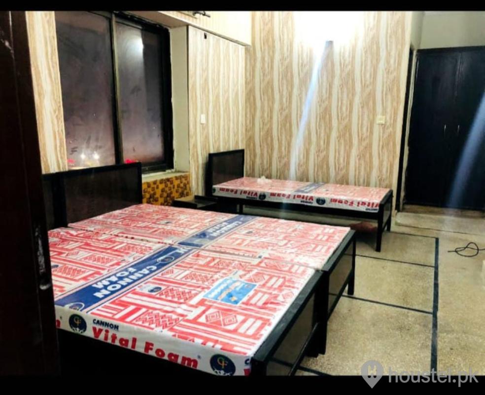 Izhan Luxurious Boys Hostel Boys Hostel in Barkat Market, Lahore with Mess, WiFi - Photo 11