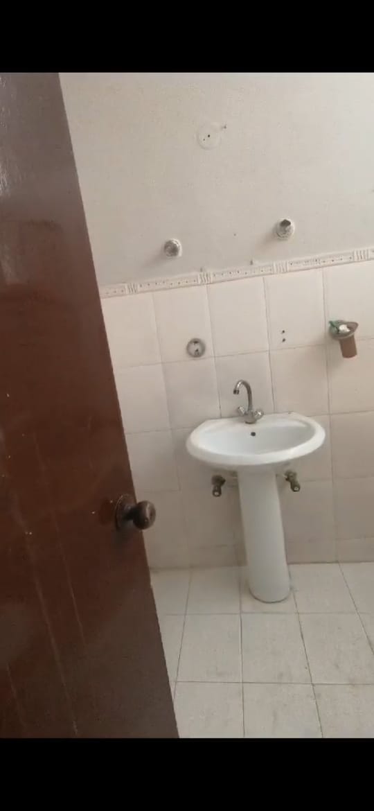 Three Seater Room at Fatima Boys Hostel — photo 2