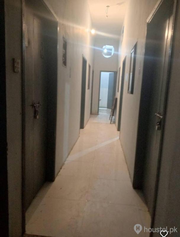 Executive Inn Boys Hostel Boys Hostel in New Muslim Town, Lahore with WiFi - Photo 5