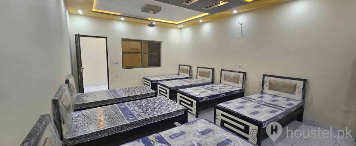 London Boys Hostel Boys Hostel in Chinar Bagh, Lahore with WiFi - Photo 3