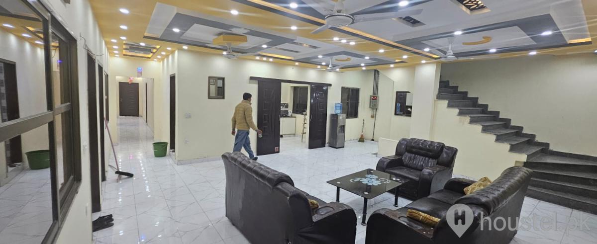 London Boys Hostel Boys Hostel in Chinar Bagh, Lahore with WiFi - Photo 9