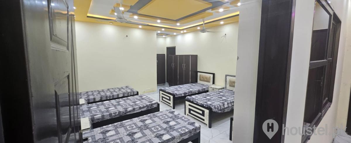 London Boys Hostel Boys Hostel in Chinar Bagh, Lahore with WiFi - Photo 8