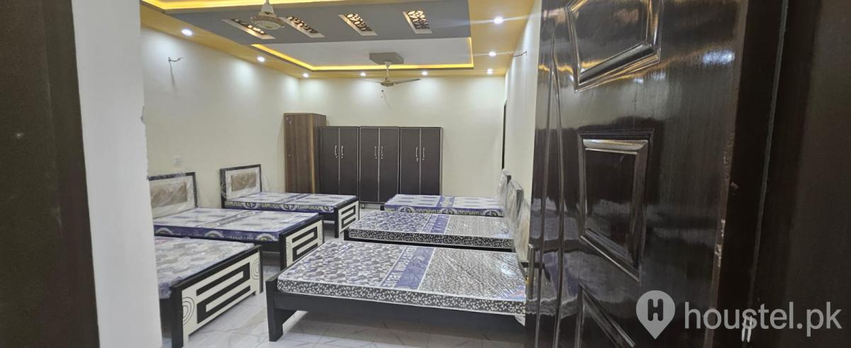 London Boys Hostel Boys Hostel in Chinar Bagh, Lahore with WiFi - Photo 13