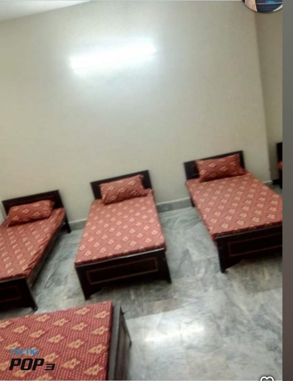 Three Seater Room at Rs Lucky Girls & Women Hostel — photo 1