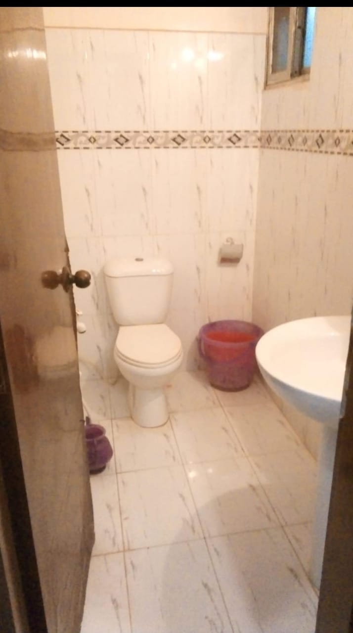 Three Seater Room at Rs Lucky Girls & Women Hostel — photo 2