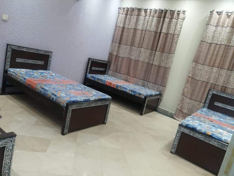 Three Seater Room at Maheen Villa Girls Hostel branch 2 — photo 6