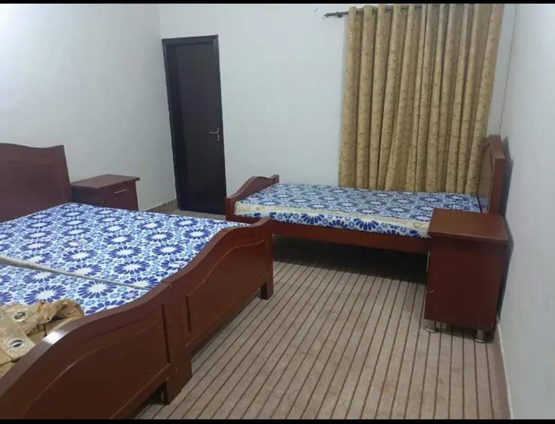 Two Seater Room at Chohan Executive Boys Hostel — photo 4