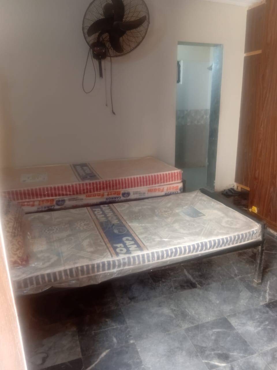 Three Seater Room at Saima Girls Hostel — photo 2
