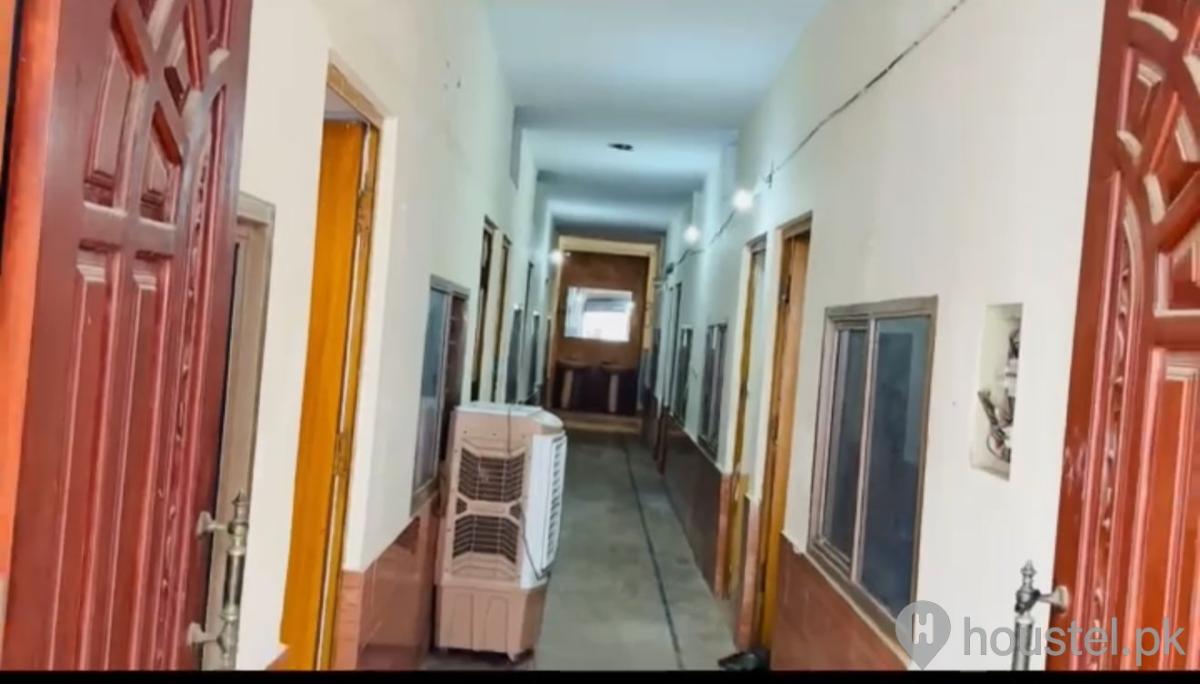 MUNAWAR BOYS HOSTEL Boys Hostel in Bahawalpur with WiFi from PKR 4,500