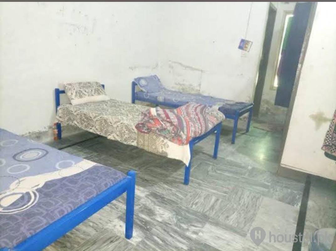 Ideal Girls Hostel Girls Hostel in Jinnah Colony, Faisalabad with Mess, WiFi - Photo 6
