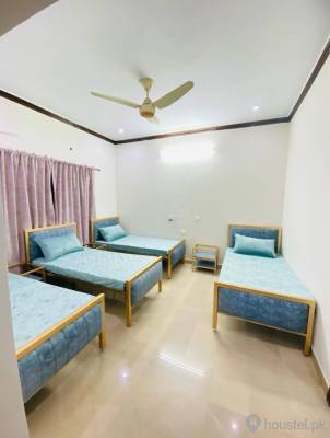 Rehman boys hostel Boys Hostel in Lahore with WiFi from PKR 12,000
