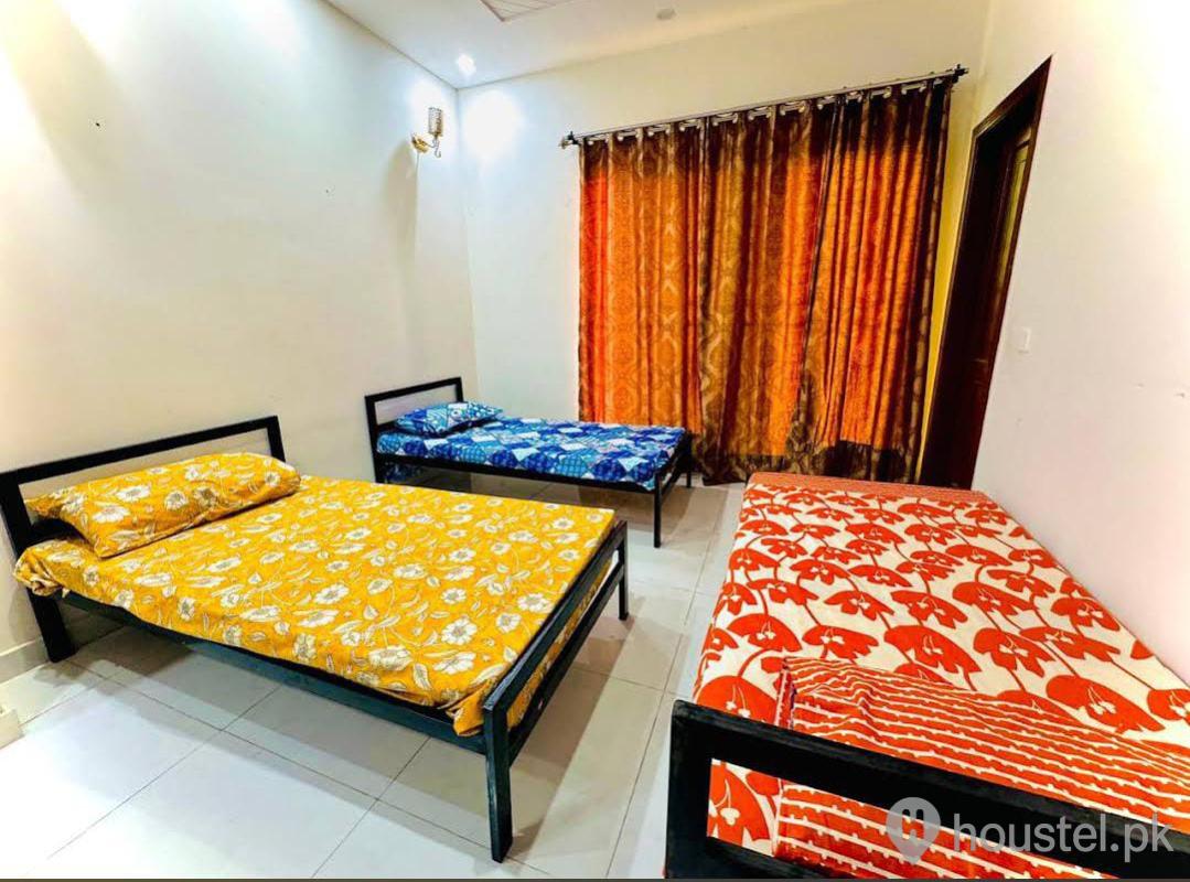 Veloera Girls Hostel Girls Hostel in Valencia Town, Lahore with Mess, WiFi - Photo 11