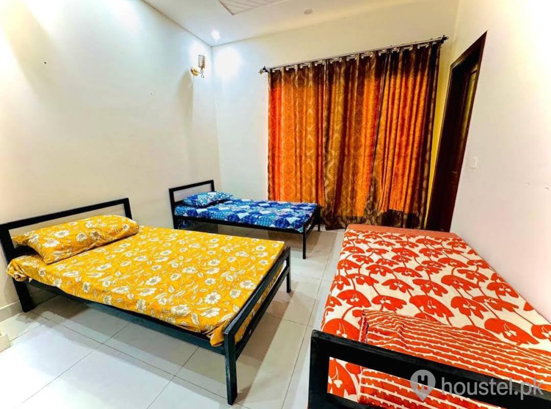 Veloera Girls Hostel Girls Hostel in Valencia Town, Lahore with Mess, WiFi - Photo 13