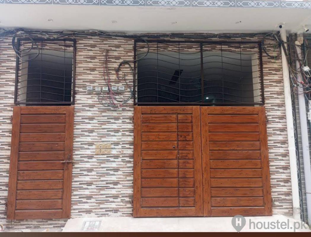 Takbeer Boys Hostel Boys Hostel in Gulberg, Lahore with WiFi - Photo 3