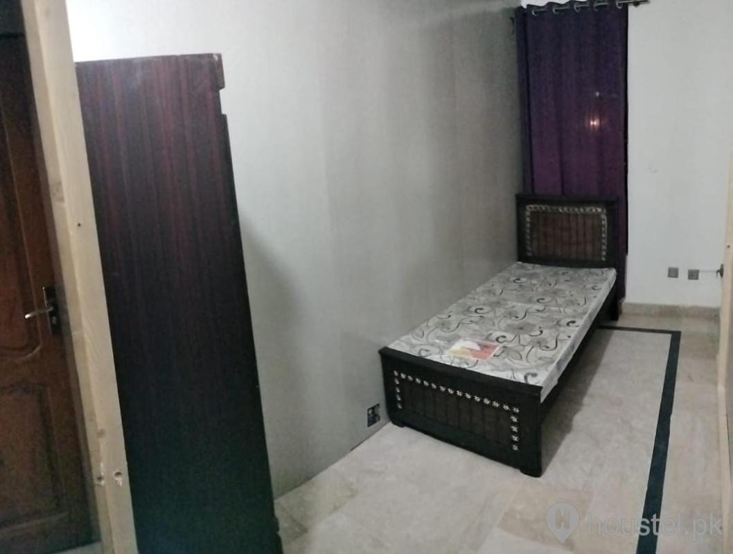 Student Girls Hostel Girls Hostel in I-8, Islamabad with Mess, WiFi - Photo 11