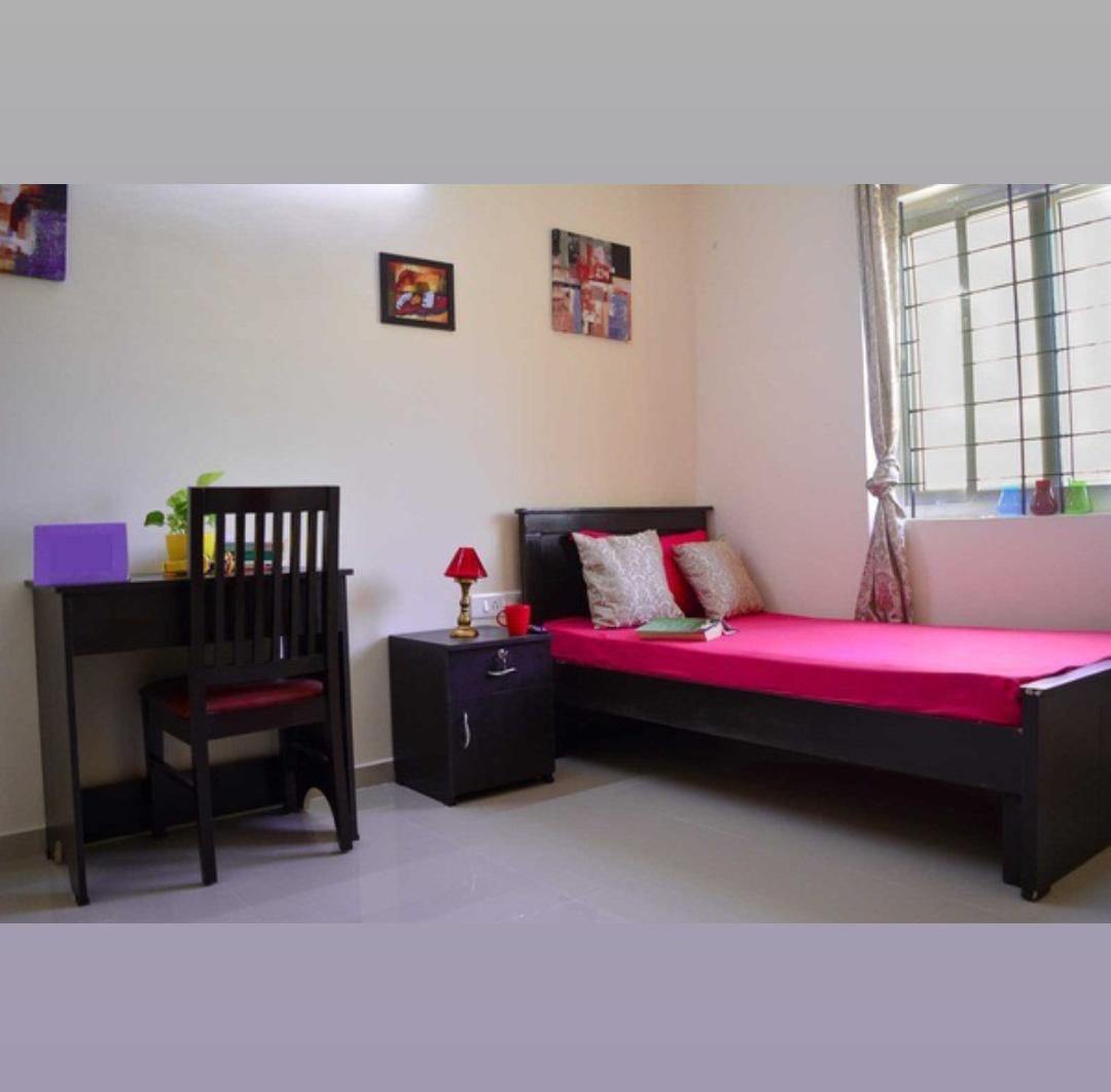 One Seater Room at Ayesha Girls Hostel — photo 1