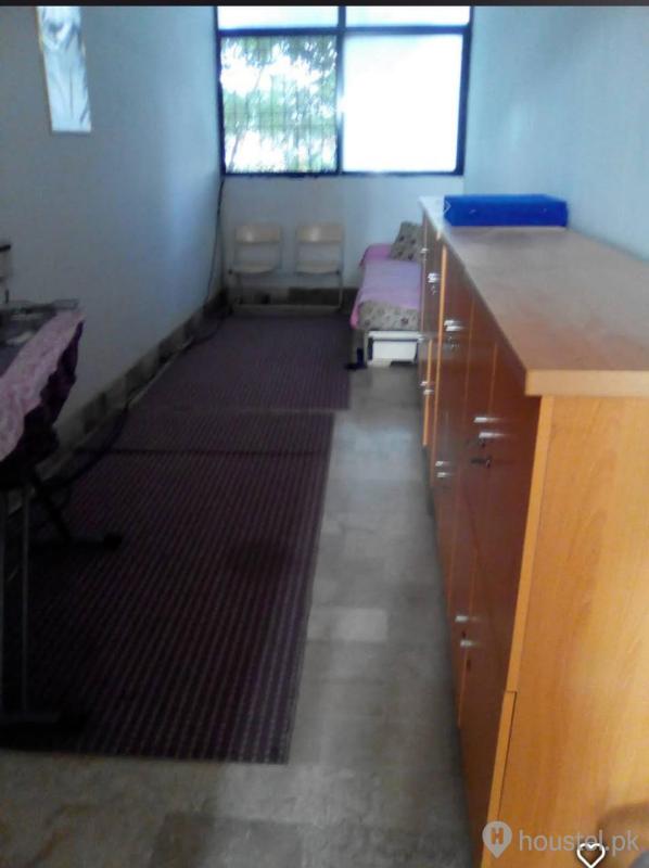 IFFAT GIRLS HOSTEL Girls Hostel in Gulshan-e-Iqbal, Karachi with Mess, WiFi - Photo 6