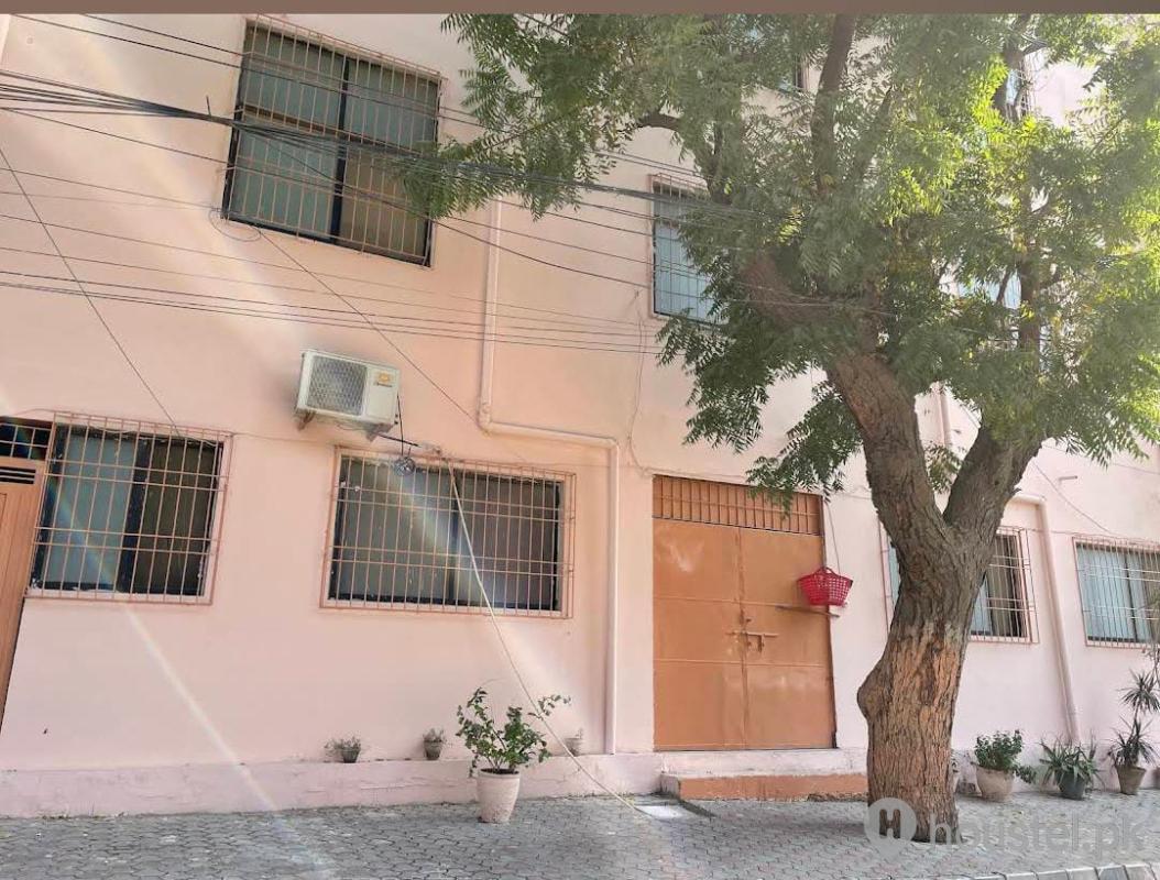 IFFAT GIRLS HOSTEL Girls Hostel in Gulshan-e-Iqbal, Karachi with Mess, WiFi - Main Photo