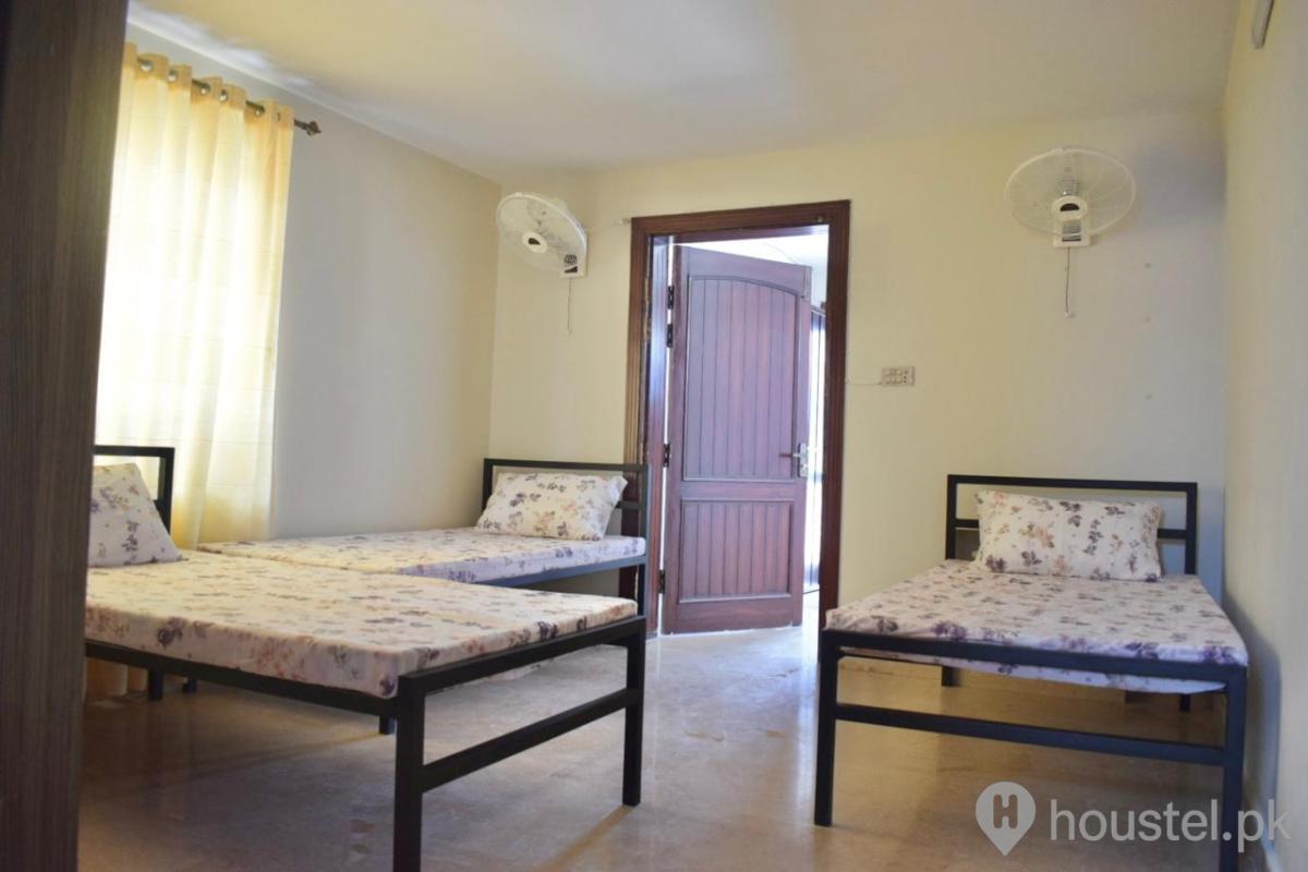 MOTHER’S HOME — Premium Girls' Hostel Girls Hostel in G-13, Islamabad with Mess, WiFi - Photo 6