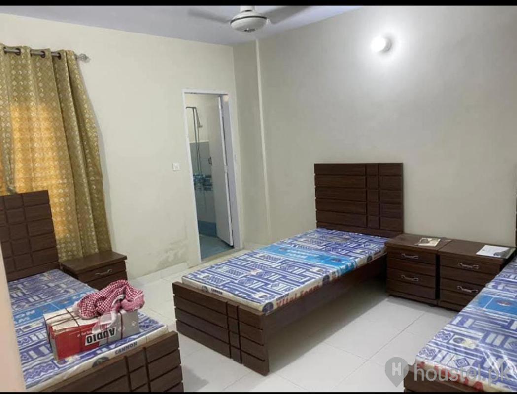 ABIHA’S GIRLS HOSTEL – BRANCH 3 Girls Hostel in Defence View Society, Karachi with Mess, WiFi - Photo 11