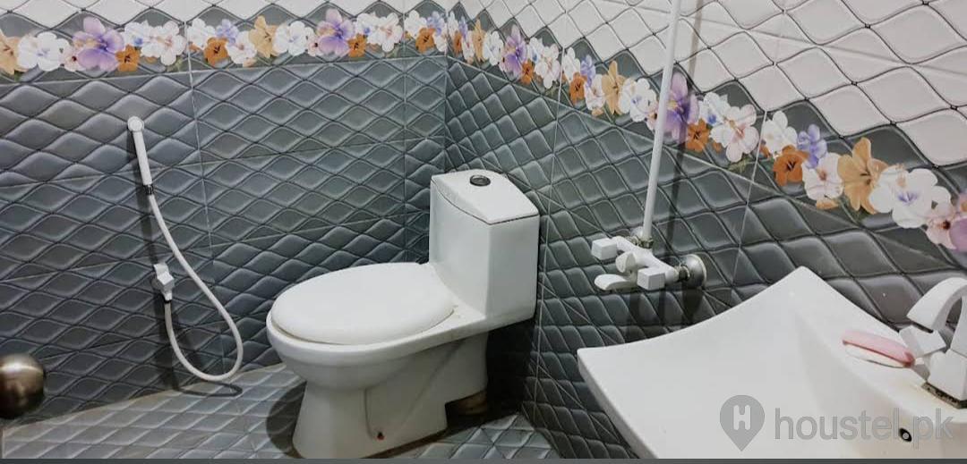 ABIHA’S GIRLS HOSTEL – BRANCH 2 Girls Hostel in Defence View Society, Karachi with Mess, WiFi - Photo 9