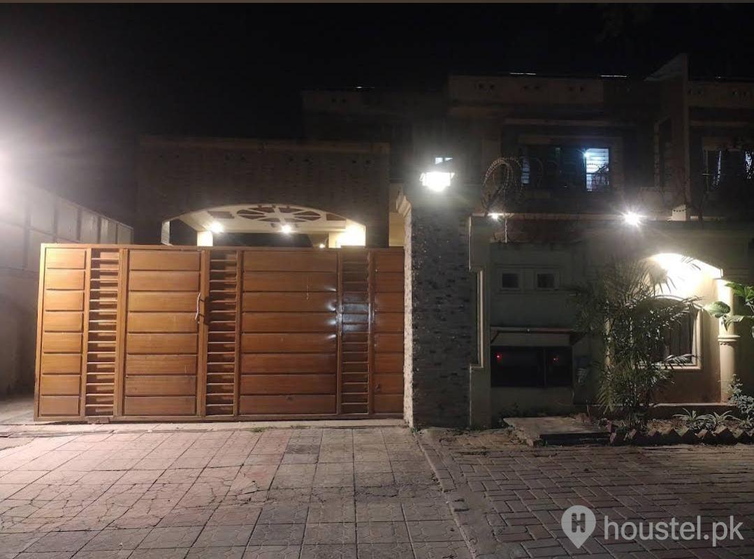 Royal Inn Boys Hostel Boys Hostel in F-8/3, Islamabad with Mess, WiFi - Photo 4