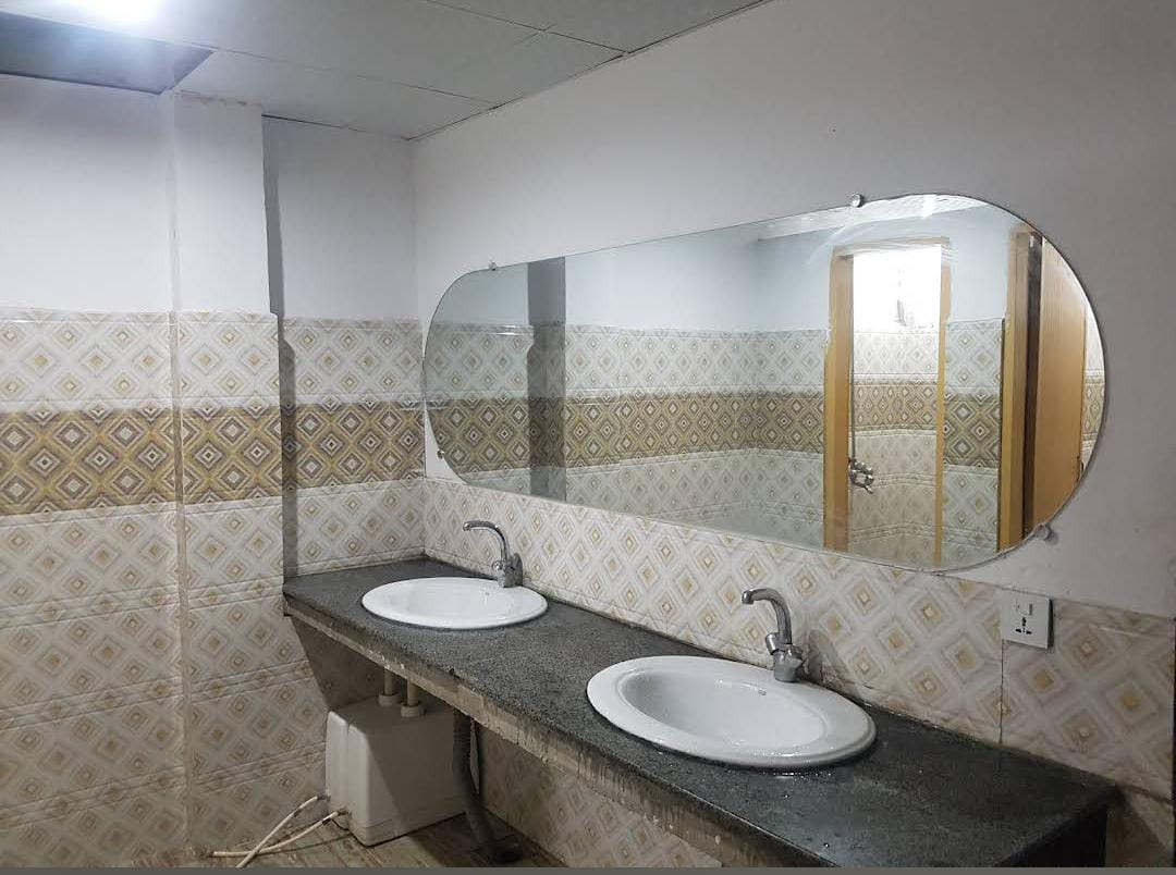 Two Seater Room at Red Rose Girls Hostel — photo 3
