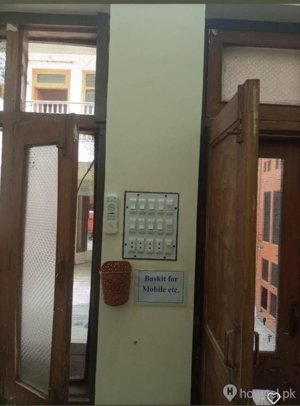 AFIFA GIRLS HOSTEL Girls Hostel in Samanabad, Faisalabad with WiFi - Photo 9