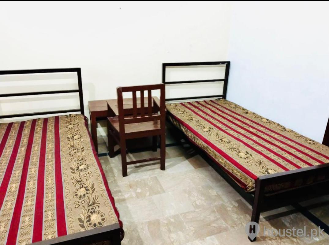 SYED HOSTEL Boys Hostel in Lahore with WiFi from PKR 7,000