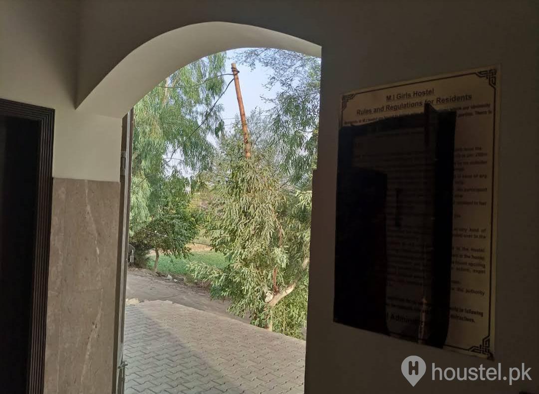 M.I. Girls Hostel Girls Hostel in Raiwind, Lahore with WiFi - Photo 3