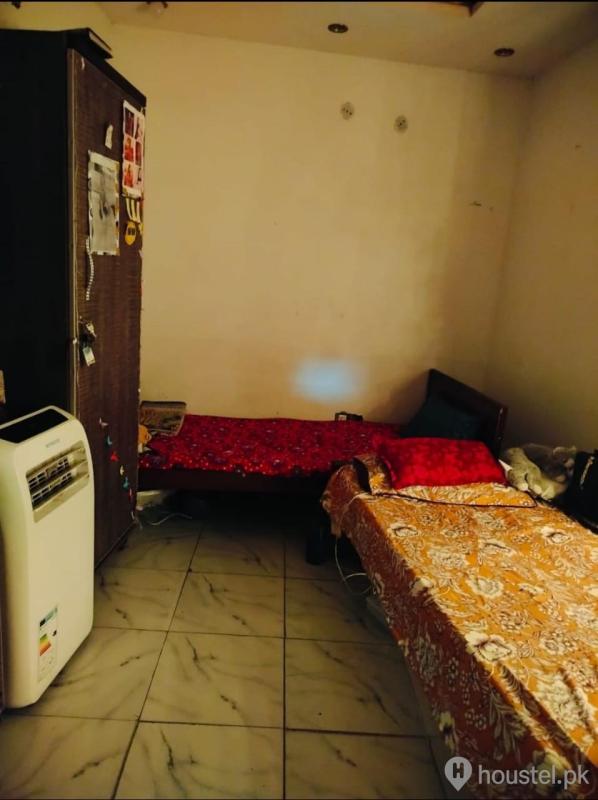 Queen's Palace Girls Hostel Girls Hostel in Qartaba Chowk, Lahore with WiFi - Photo 3