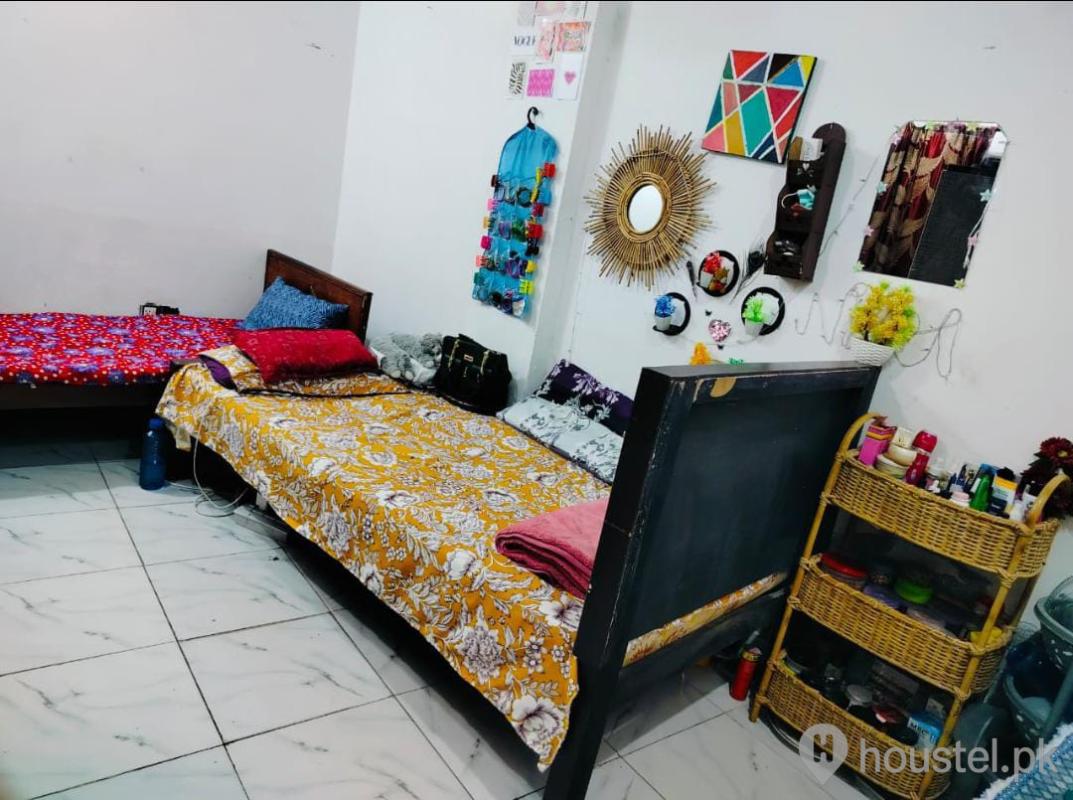 Queen's Palace Girls Hostel Girls Hostel in Qartaba Chowk, Lahore with WiFi - Photo 6