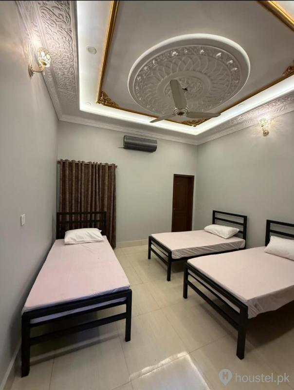 Queen's haven Hostel Girls Hostel in Audit & Accounts Housing Society, Lahore with Mess, WiFi - Photo 6