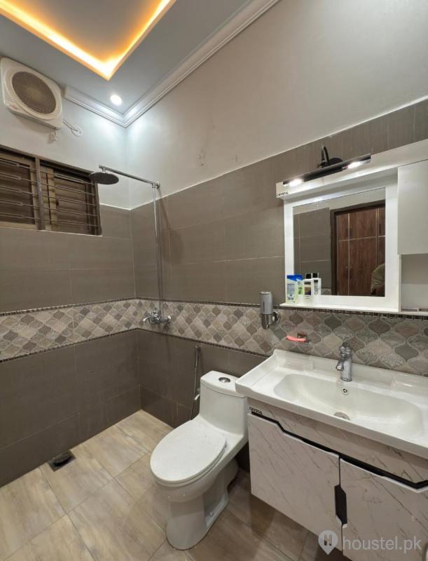 Queen's haven Hostel Girls Hostel in Audit & Accounts Housing Society, Lahore with Mess, WiFi - Photo 7