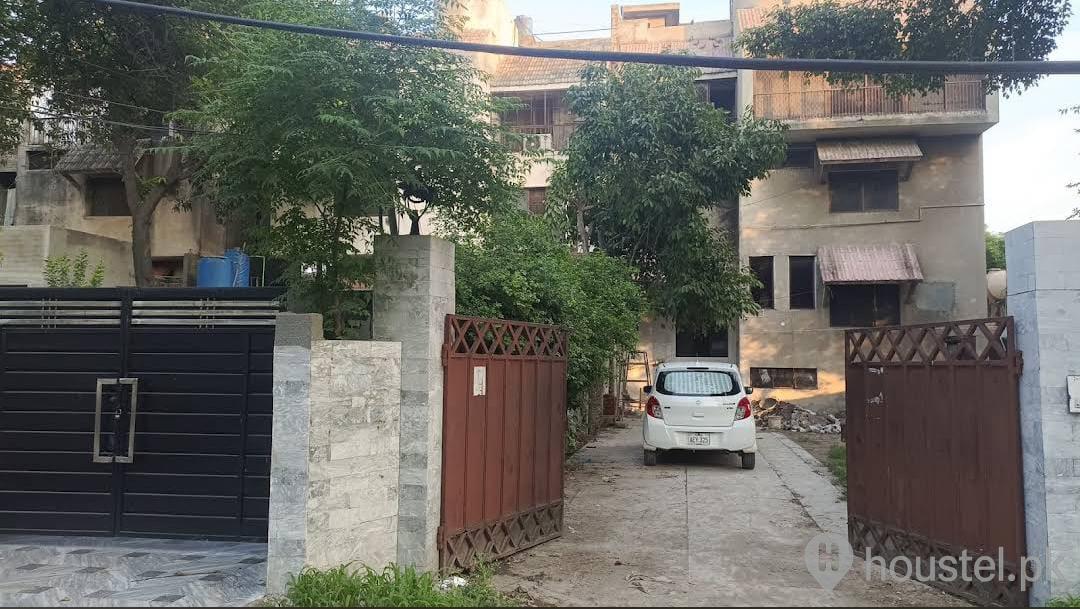 Adam's Lodges Boys Hostel Boys Hostel in Lahore with Mess, WiFi from PKR 17,000