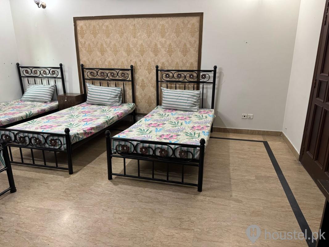 Eden Elite Girls Hostel Girls Hostel in Johar Town, Lahore with Mess, WiFi - Photo 6