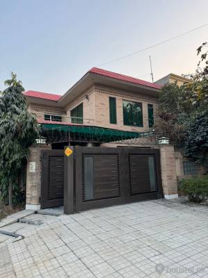 Eden Elite Girls Hostel Girls Hostel in Lahore with Mess, WiFi from PKR 10,000