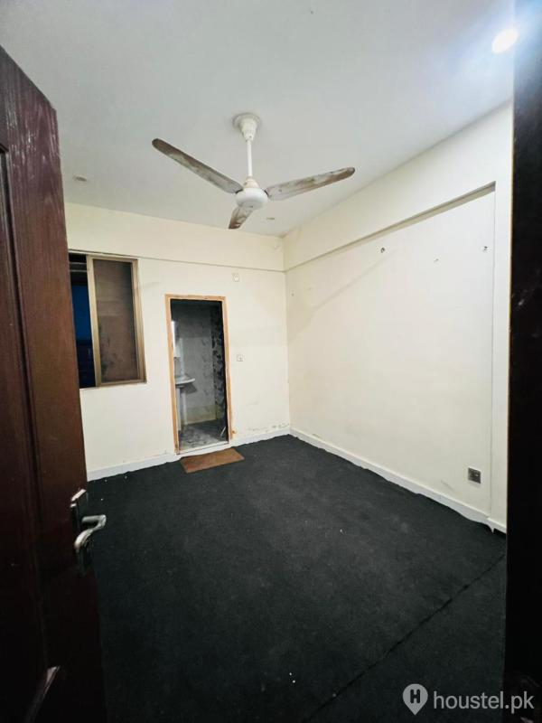 YASIR's Luxury Boys Hostel — boys hostel in Tariq Road, Karachi — photo 2 of 6